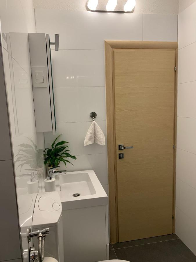 Mm Split Apartment - 5 Min By Car To The Beach & City Center - Free Public Parking Екстериор снимка