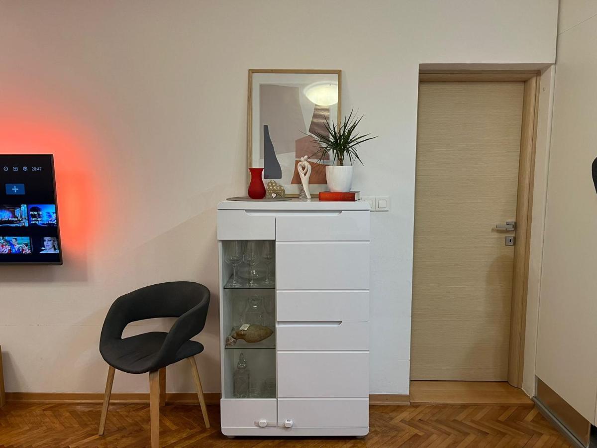 Mm Split Apartment - 5 Min By Car To The Beach & City Center - Free Public Parking Екстериор снимка