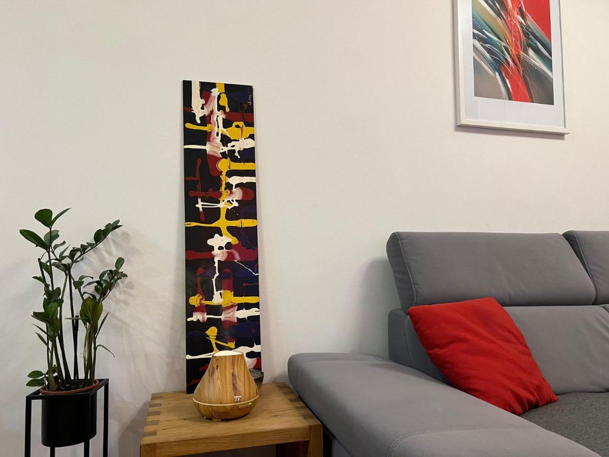 Mm Split Apartment - 5 Min By Car To The Beach & City Center - Free Public Parking Екстериор снимка