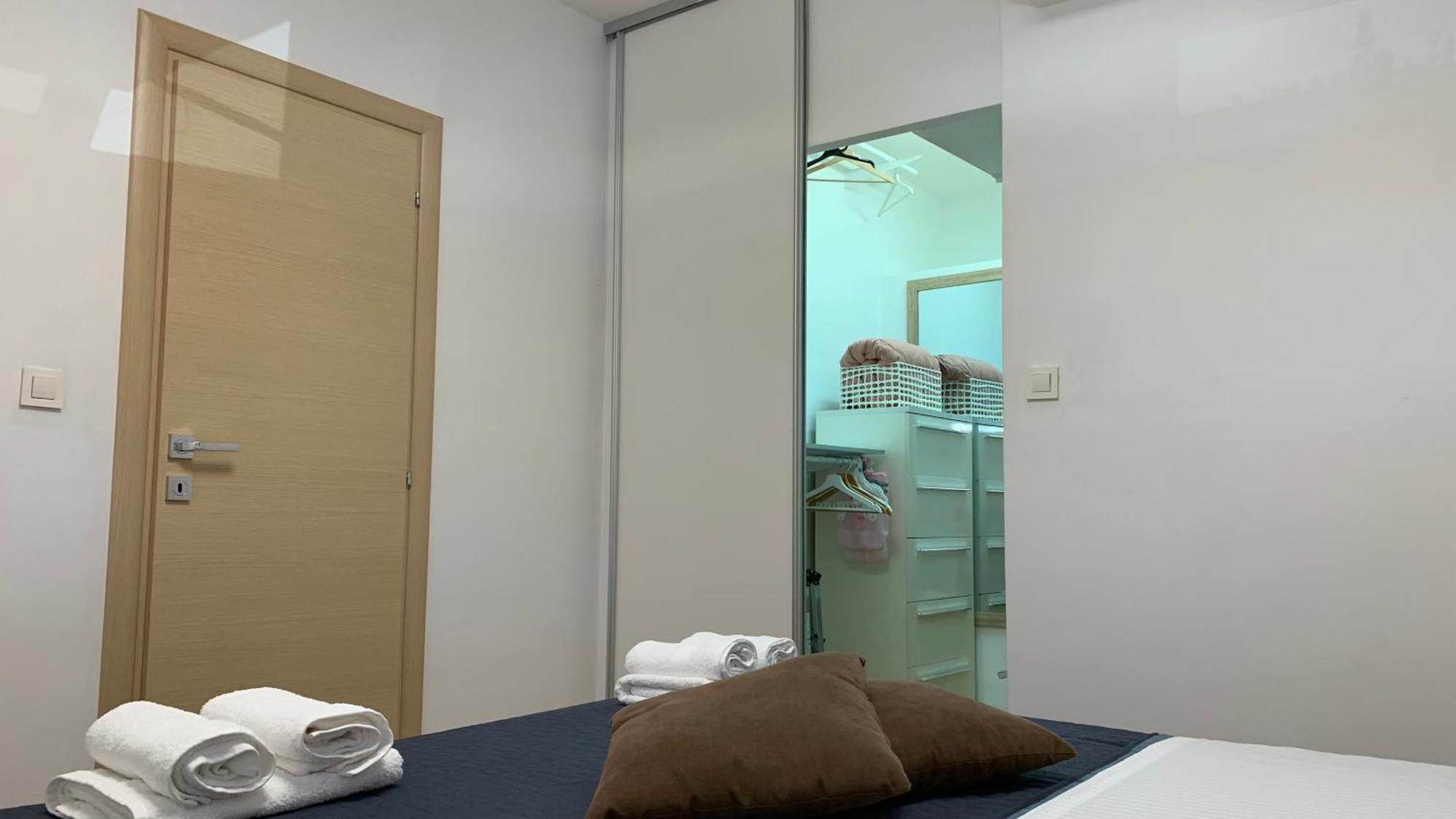Mm Split Apartment - 5 Min By Car To The Beach & City Center - Free Public Parking Екстериор снимка