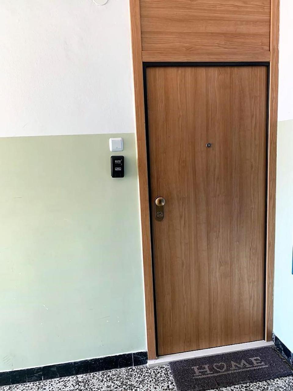 Mm Split Apartment - 5 Min By Car To The Beach & City Center - Free Public Parking Екстериор снимка